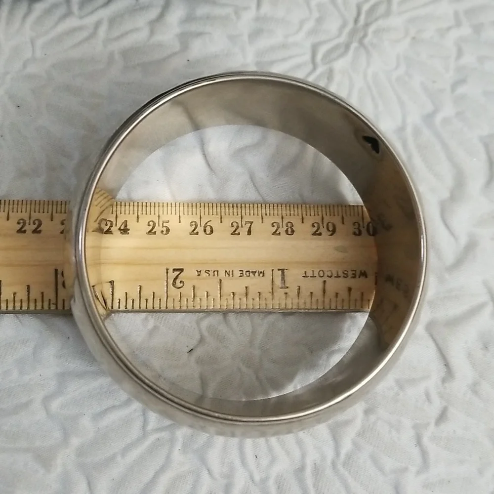 Silver Tone Hammered Fashion Fun Bracelet - Picture 5 of 6